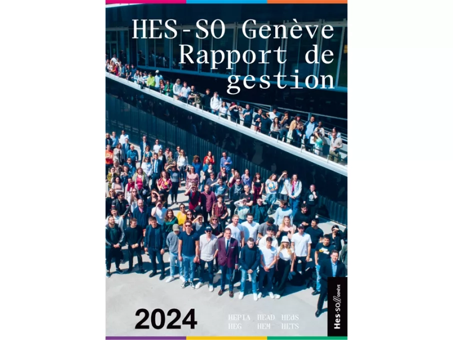 Couverture du RG 2024, des étudiantes et étudiants devant le bâtiment B de la HEG
