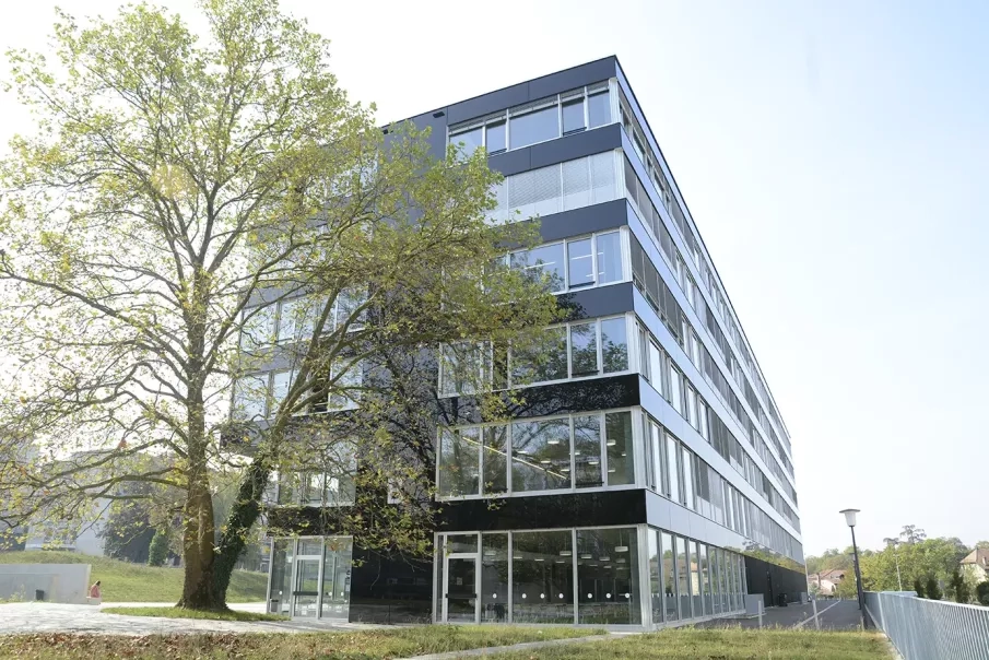 Photo du Bâtiment B de la HEG