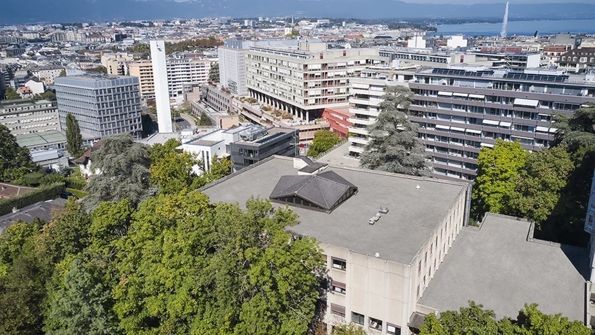 HEdS-Genève -vue aérienne avec le jet d'eau