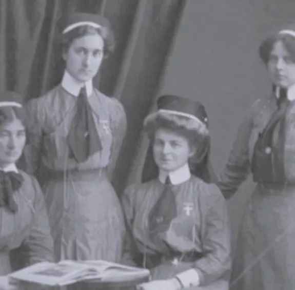 Photo des premières étudiant-es du Bon Secours au début du XXème siècle