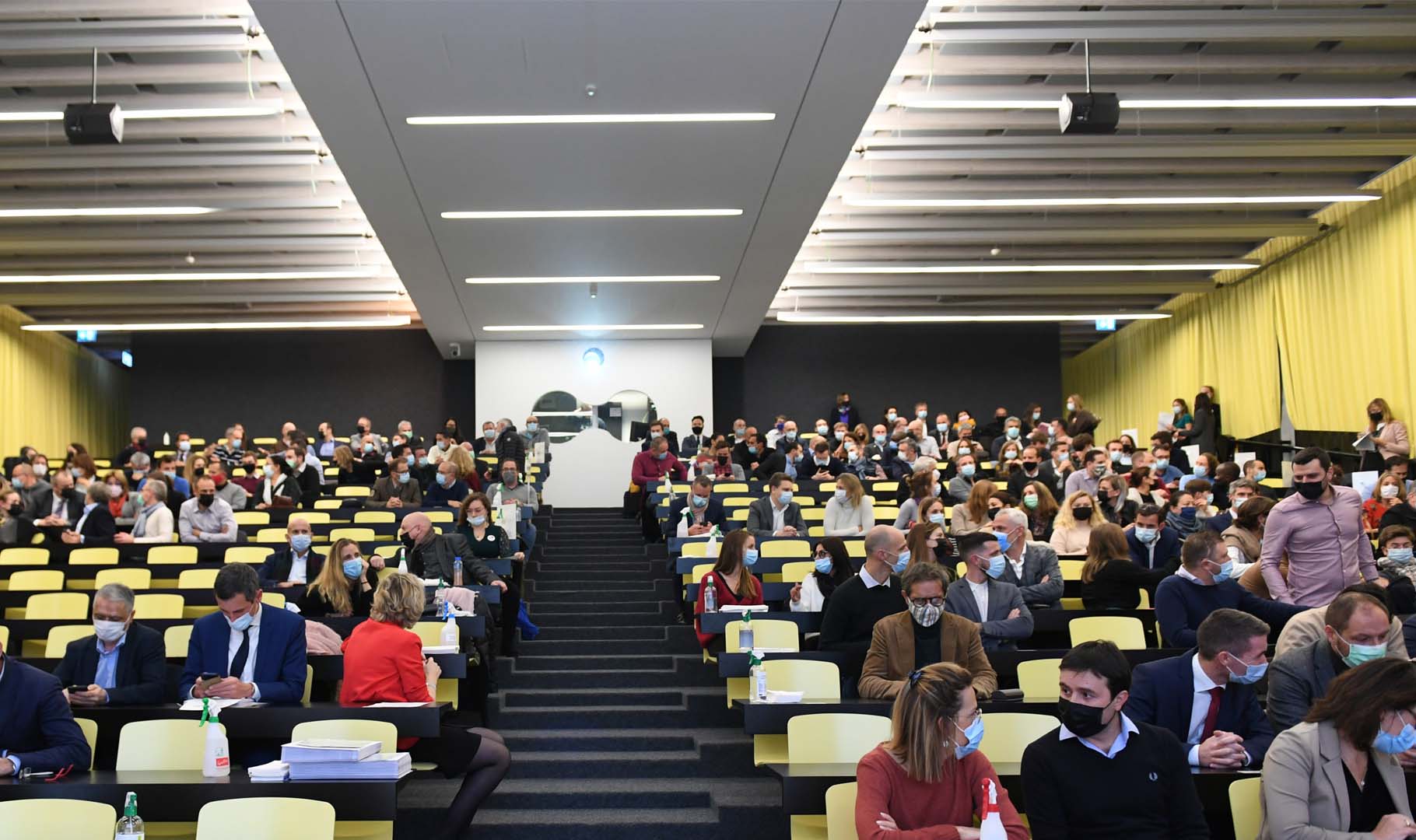 photo du public lors de la cérémonie de remise des diplômes