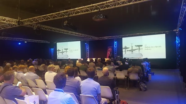 Mai 2017, Salon de l'Association Communication Suisse, Palexpo, Genève. Le MAS Luxe participe à une table ronde sur 