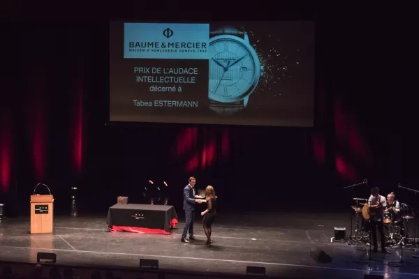 Remise du Prix Baume & Mercier par Florian Offerhaus, Brand Manager.