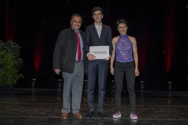 Prix IT-Awareness - Meilleure moyenne aux modules Gestion des Réseaux - Jérémy Maret jeremy_maret_prix_it-awarness