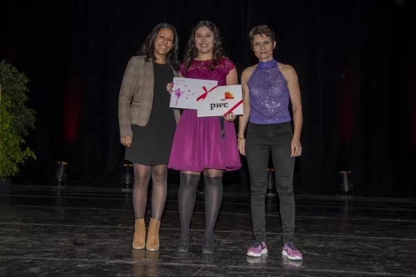 Prix pwc - Meilleur résultat en Comptabilité - Nathalie Rey nathalie_sophie_rey_prix_pwc