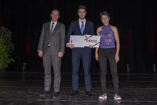 Prix BCGE - Meilleur travail de Bachelor en Finance - Sandro Petretti sandro_petretti_prix_bcge