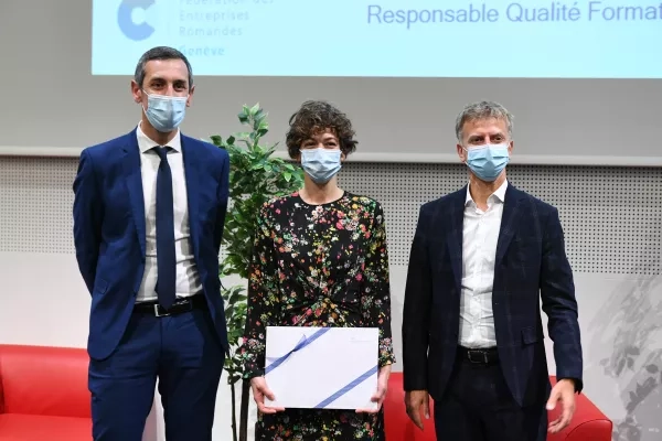 Prix CAS Gestion de  PME - FER Genève - décerné à Julie Knezevic