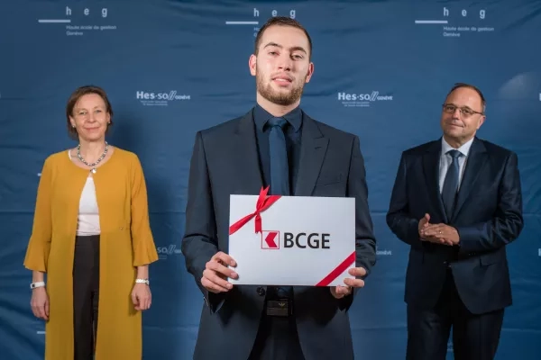 Prix du Meilleur travail de bachelor en finance - BCGE - décerné à Axel Stéphane PERRIN