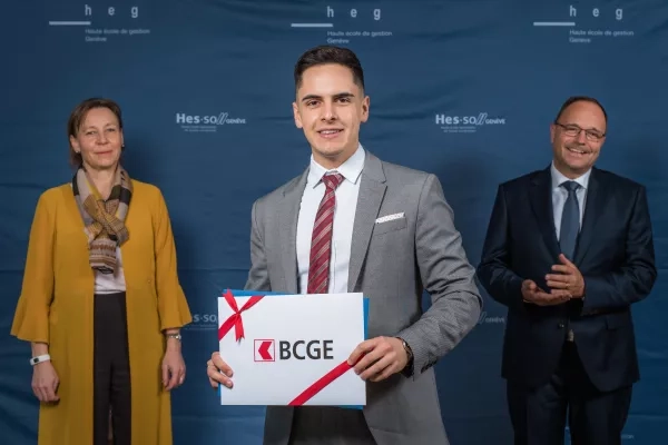 Prix du Meilleur travail de bachelor en finance - BCGE - décerné à Erik GALLEGOS
