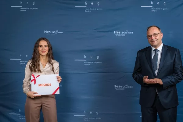 Prix du Meilleur travail de bachelor en Management durable - MIGROS - décerné à Arta BALIU