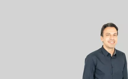 Banner Kazem Haki