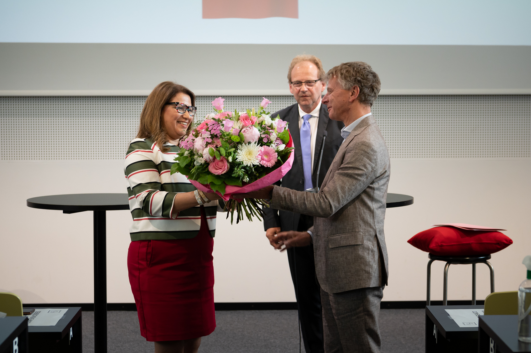 Remise du prix à Basma Makhlouf Shabou