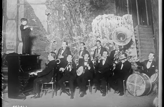 Sydney Célar (6 ans) et son orchestre (1926) 
