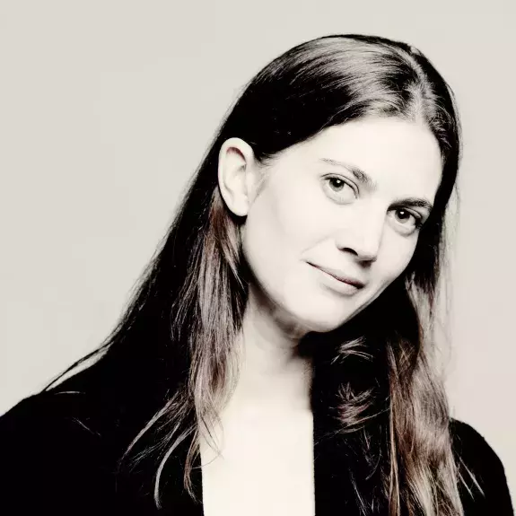 Portrait photo de la violoniste baroque Sophie Gent