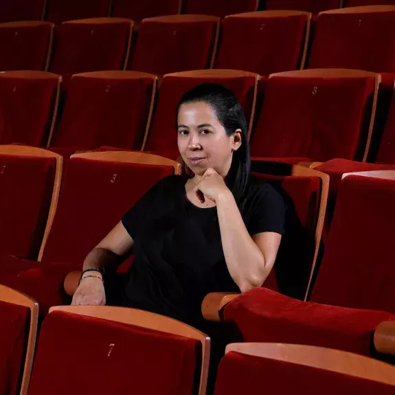 Photo portrait de la danseuse et chorégraphe Anne Guyen