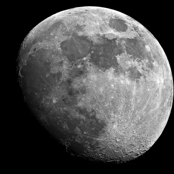 Image de la lune sur fond noir