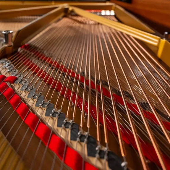 Intérieur d'un piano en gros plan