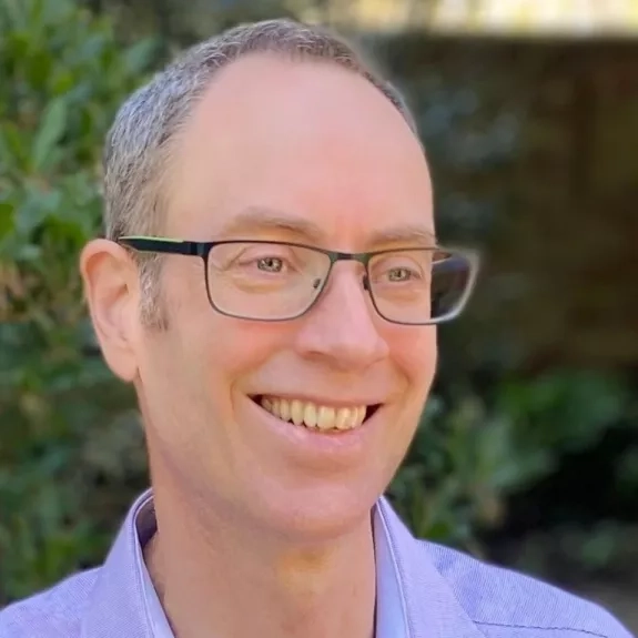 Photo portrait de Geoff Baker