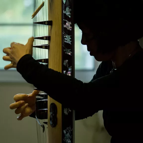 Portrait de la joueuse de dàn tranh Nguyễn Thanh Thủy