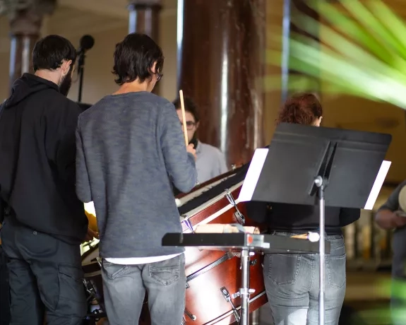 Pratique musicale inclusive aux percussions