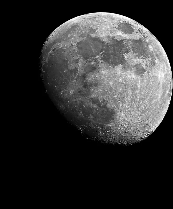 Image de la lune sur fond noir