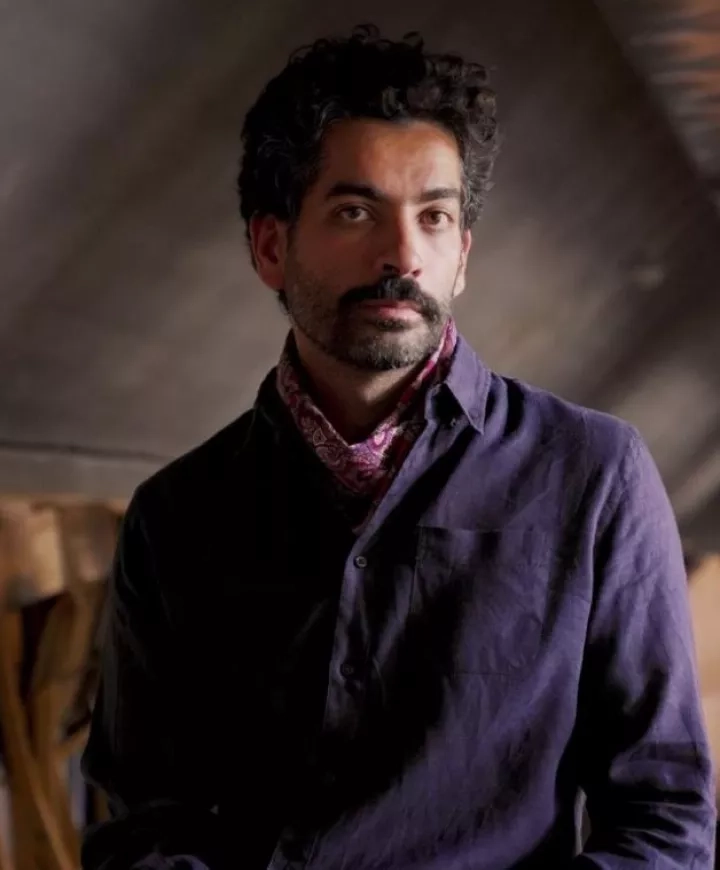 Portrait d'Hossein Rad, chanteur et instrumentiste iranien