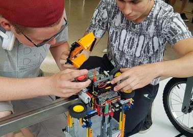 Prototype robot transporteur d'eau 2019