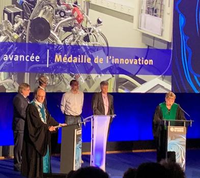 Cérémonie du Dies Academicus, médaille de l'innovation remise au LTA