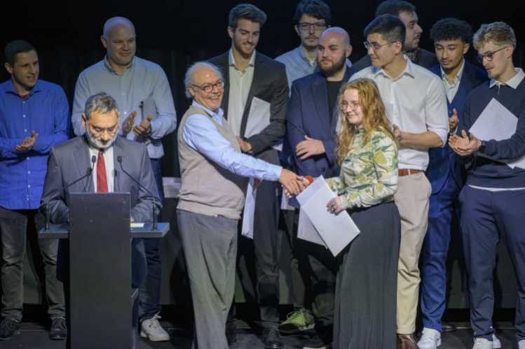 Diplômes et prix Bachelor Informatique et systèmes de communication HEPIA