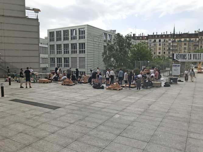 Arcs en brique réalisés par les étudiant·e·s de 1ère année en Architecture