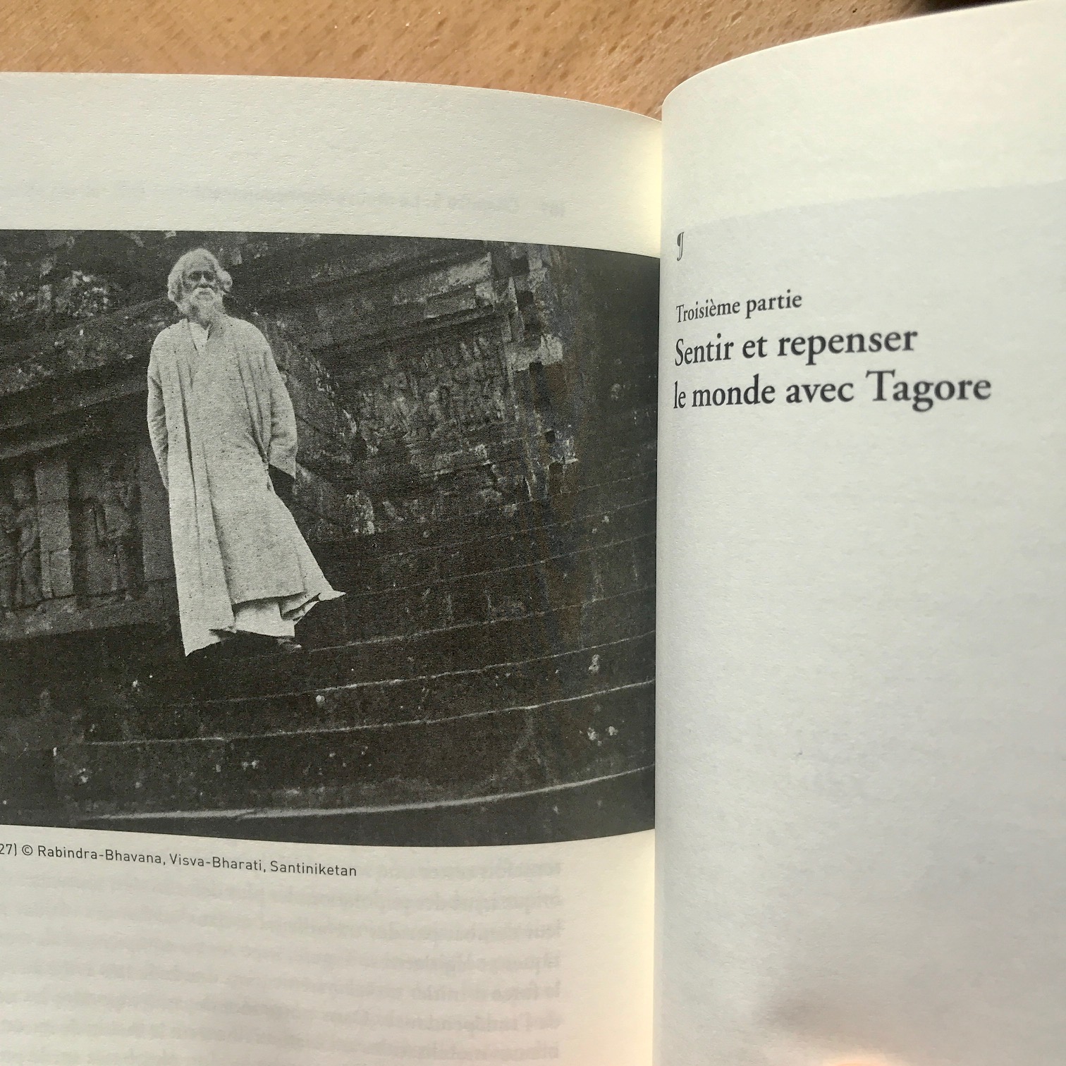 Page intérieure du livre Presences de Tagore - De pied