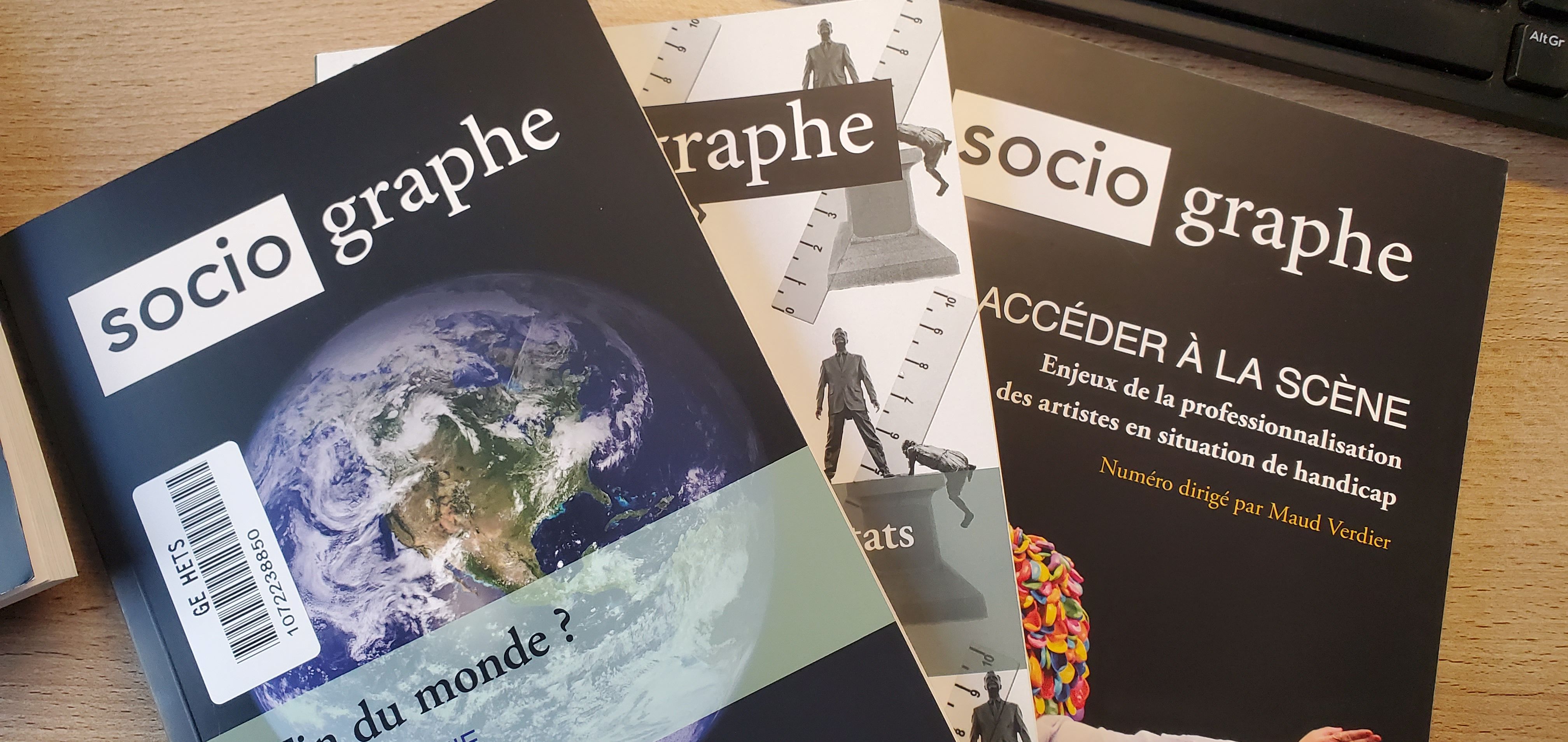 Photo de plusieurs numéros de sociographe 