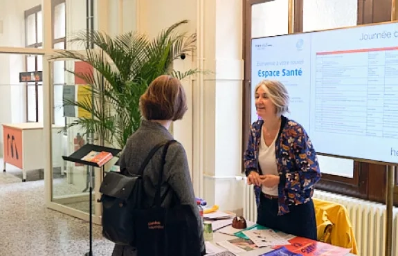 La répondante égalité des chances de la HEM explique les ressources disponibles en cas de besoin